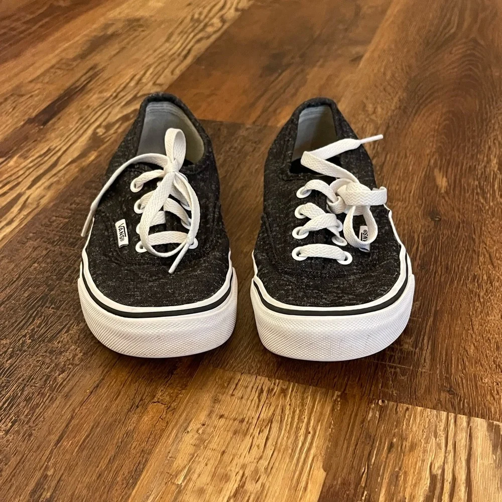 Vans | Authentic Classic Low Top Sneakers
